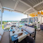 Premier Luxury Apartment *