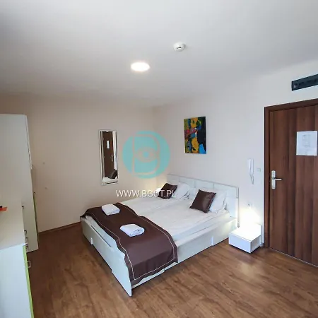 Premier Luxury Apartament *