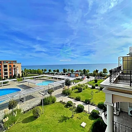 Premier Luxury Apartament *